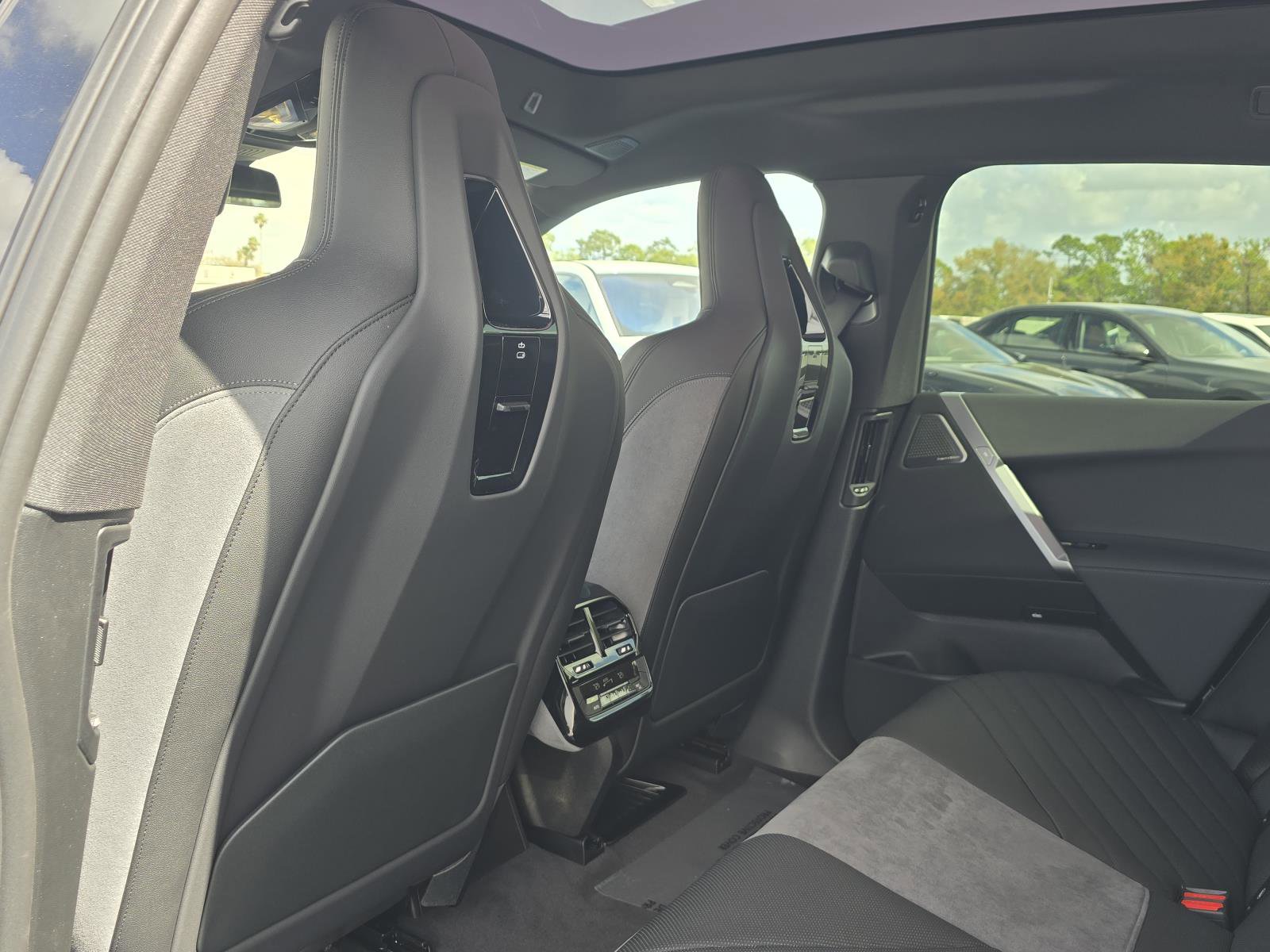 New 2026 BMW iX xDrive60 w/ M Sport Package image 11