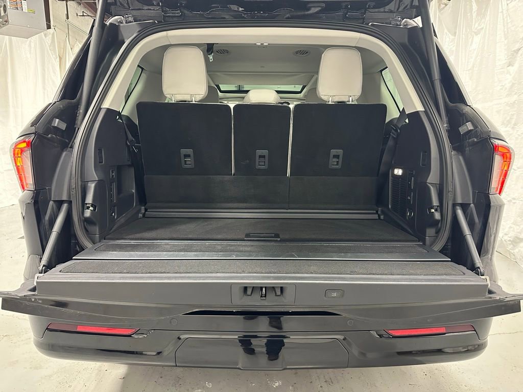 Used 2025 Lincoln Navigator Reserve image 54