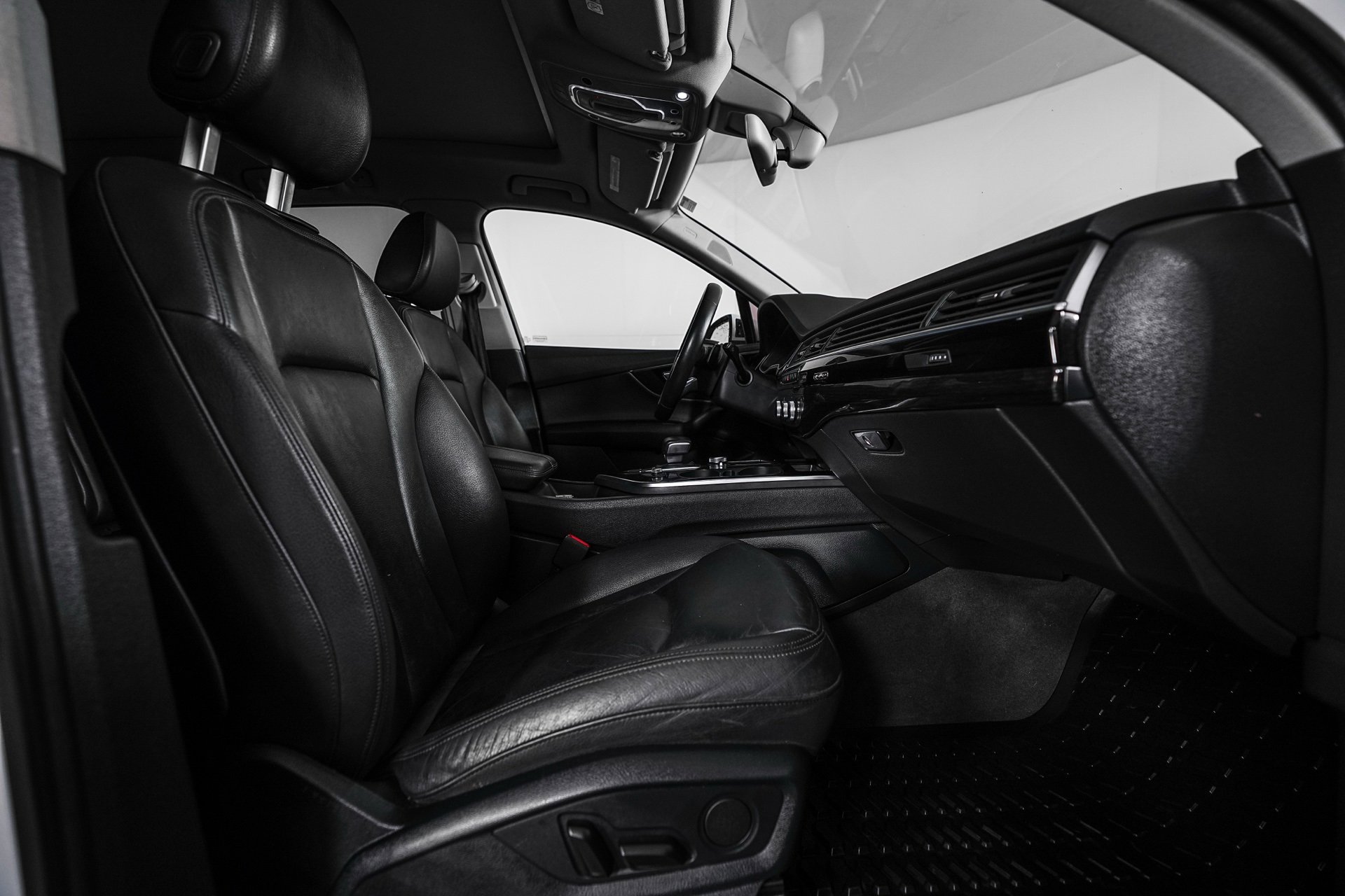 Used 2017 Audi Q7 3.0T Premium Plus w/ Premium Plus Package image 5