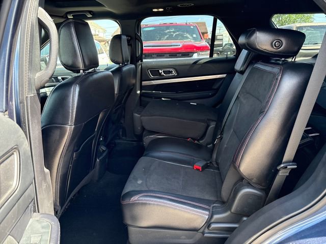 Used 2019 Ford Explorer XLT w/ XLT Sport Appearance Package AWD/4WD image 10