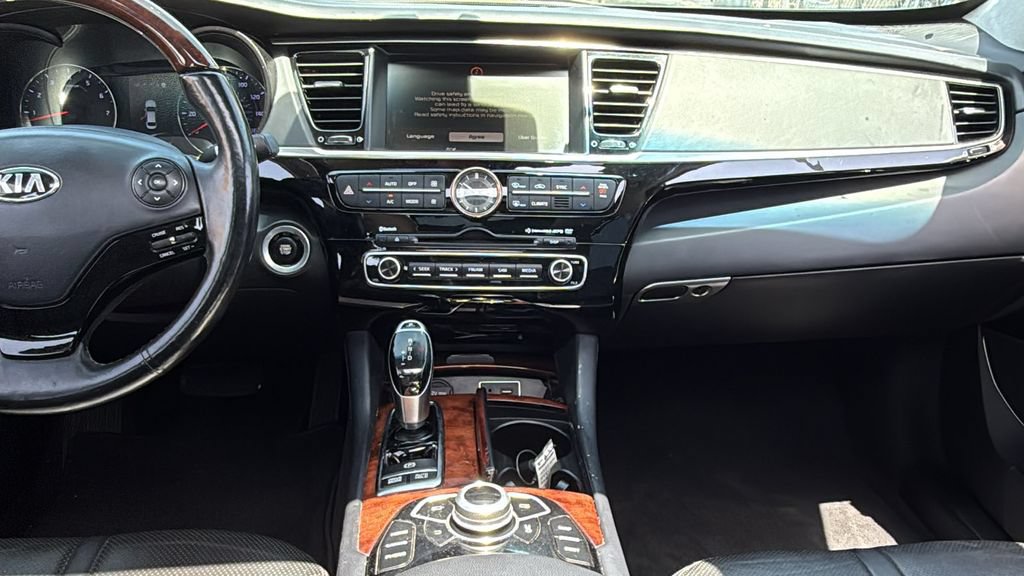 Used 2015 Kia K900 Luxury RWD image 33