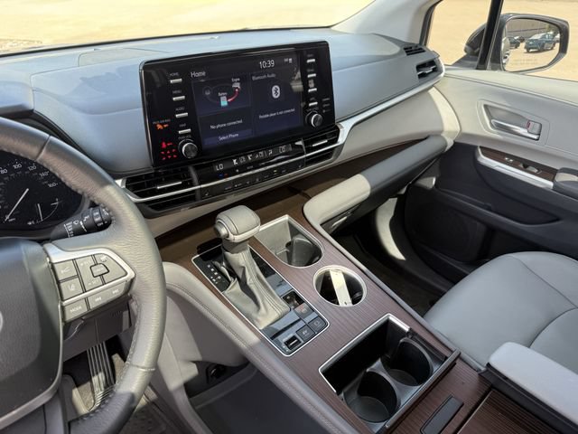 Certified 2024 Toyota Sienna XLE FWD image 18