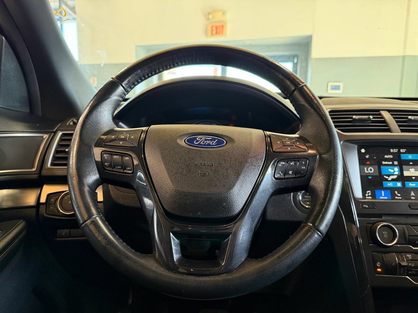 Used 2018 Ford Explorer XLT w/ Equipment Group 202A FWD image 17