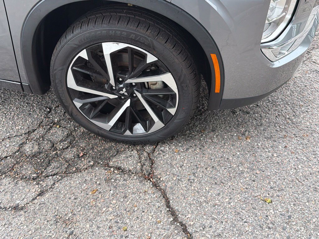 Used 2023 Mitsubishi Outlander SE AWD/4WD image 4