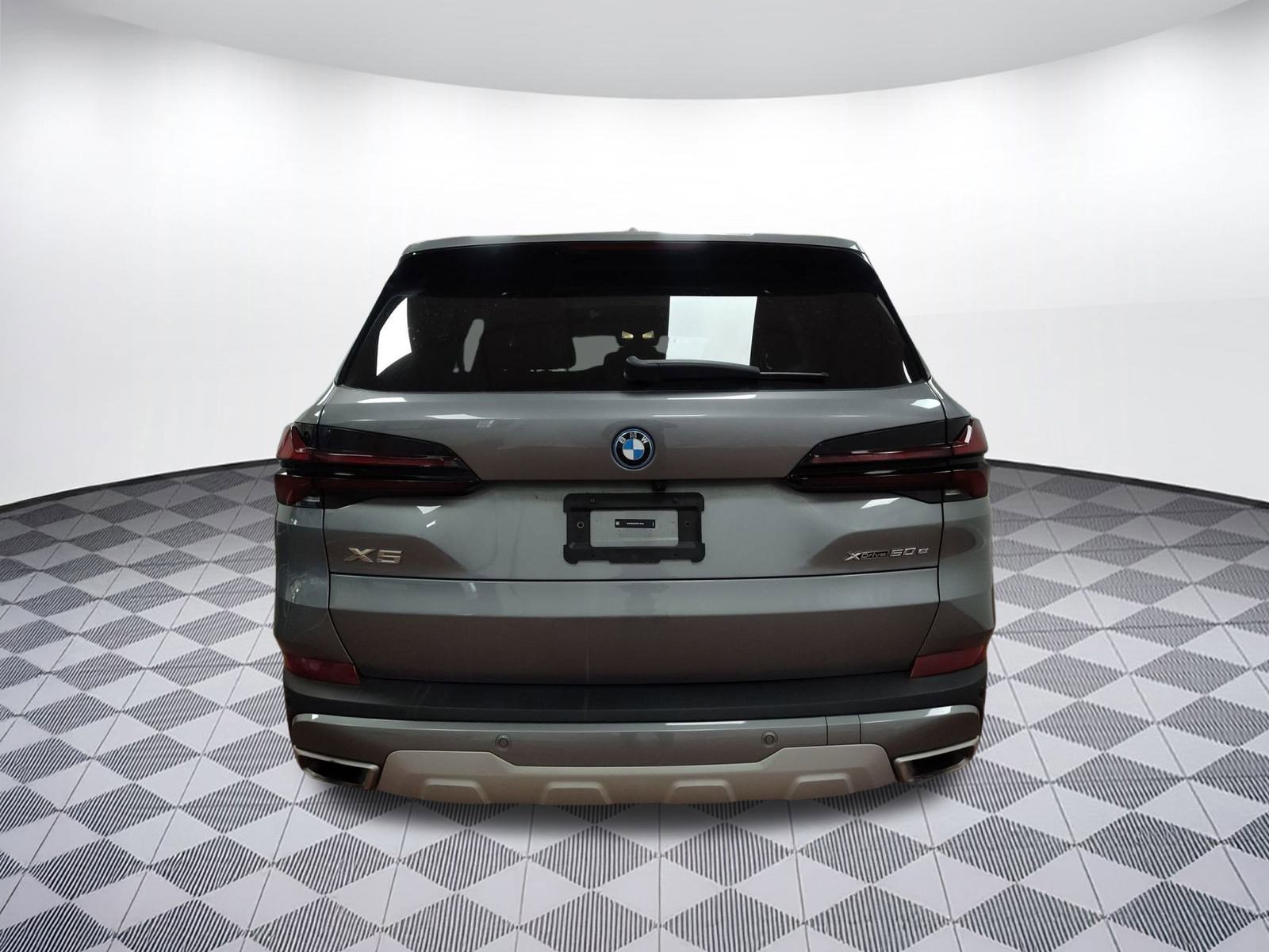 Certified 2025 BMW X5 xDrive50e image 9