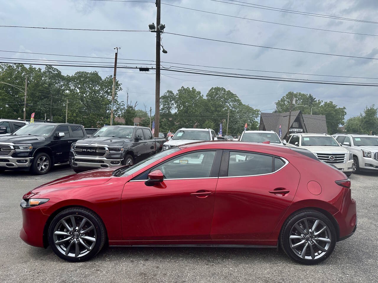 Used 2019 MAZDA MAZDA3 Hatchback w/ Preferred Package FWD image 5