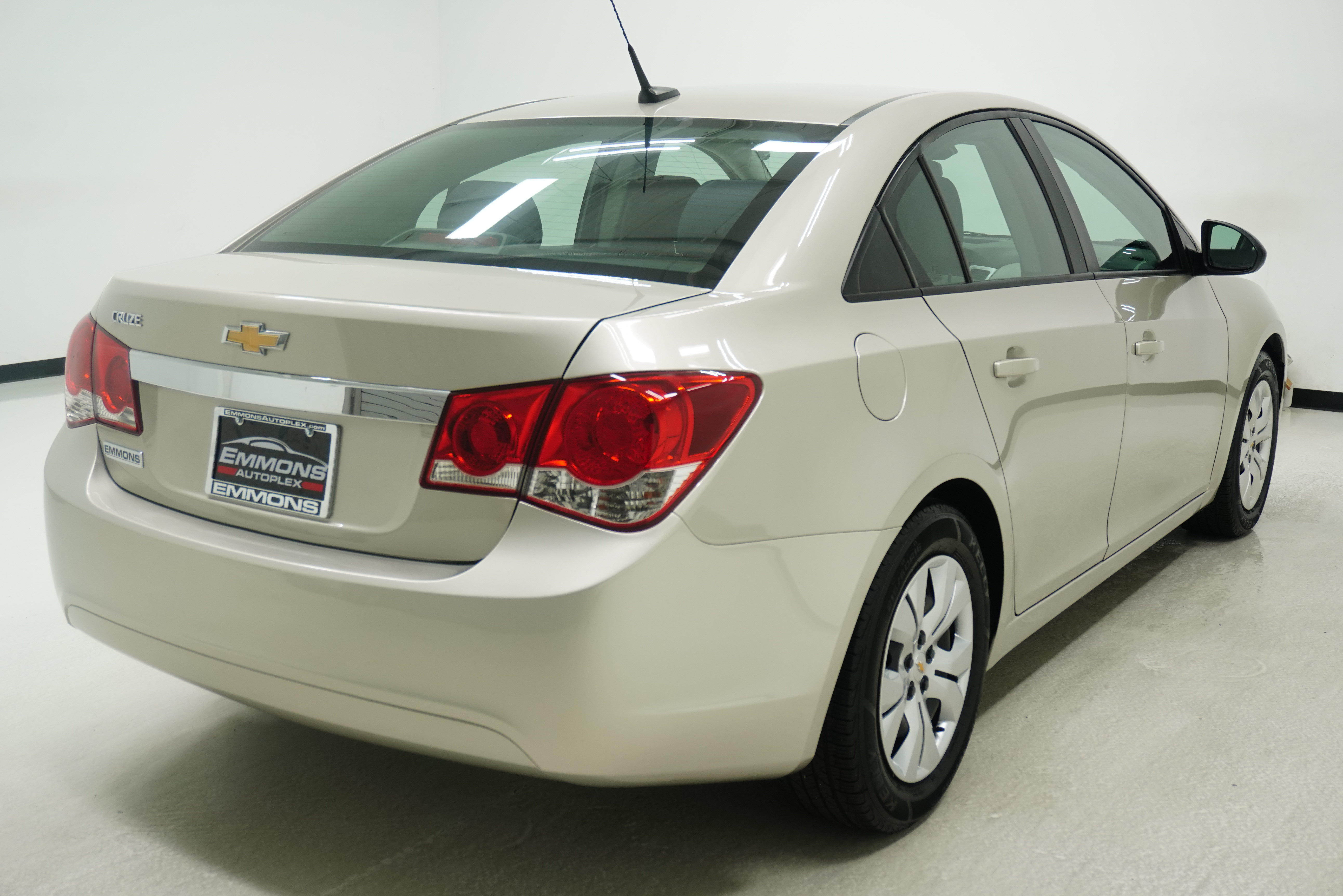 Used 2014 Chevrolet Cruze LS FWD image 4