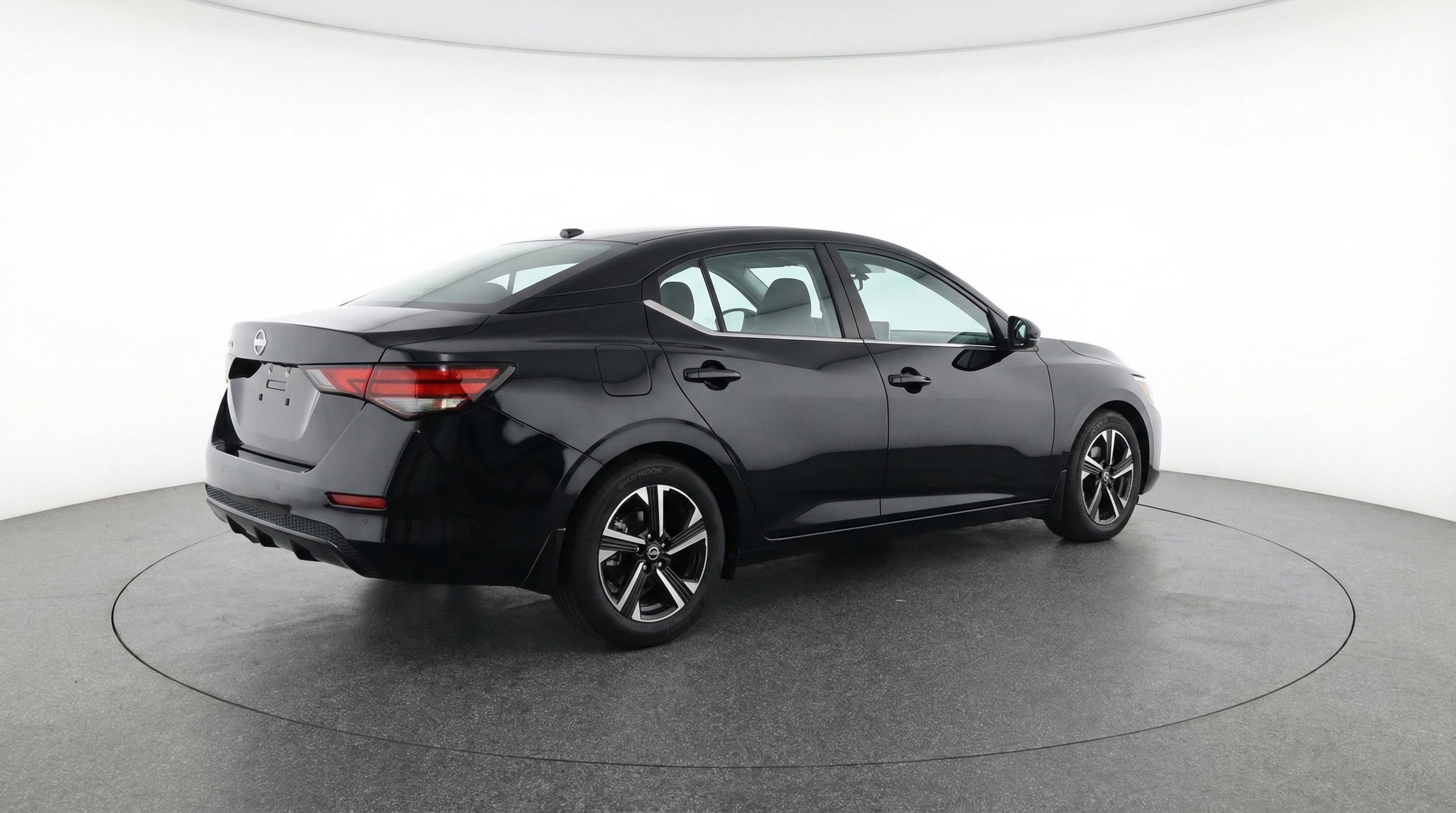 Used 2025 Nissan Sentra SV image 9