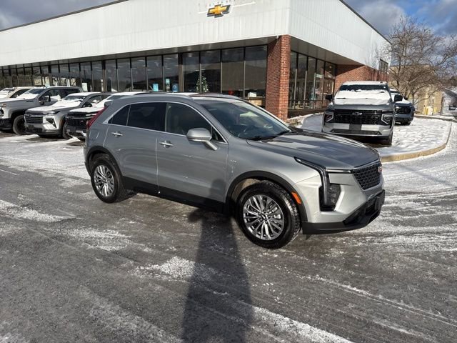 Used 2024 Cadillac XT4 Premium Luxury image 4