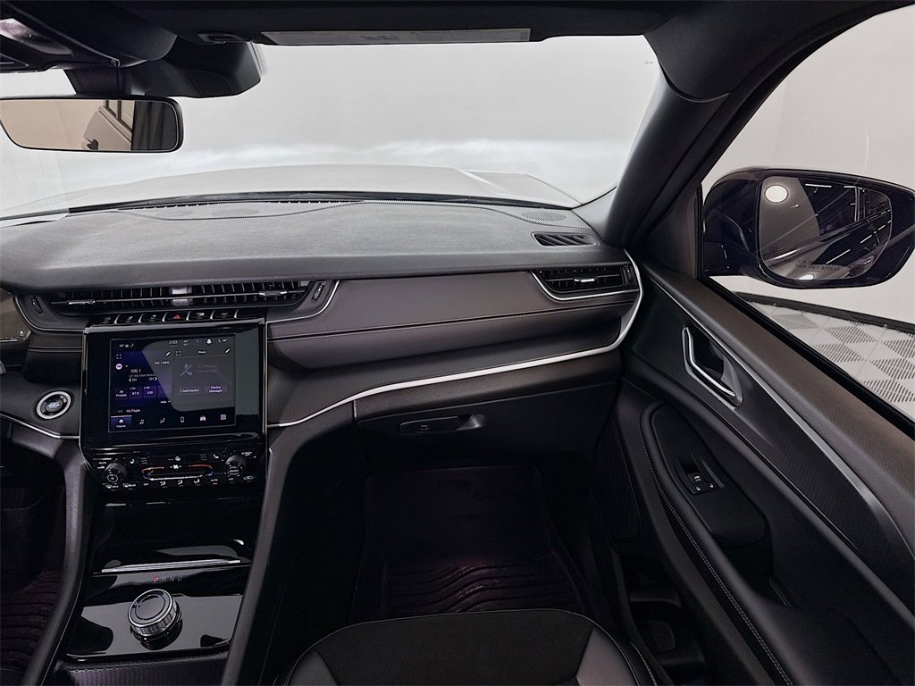 Used 2025 Jeep Grand Cherokee Altitude w/ Trailer Tow Package image 20