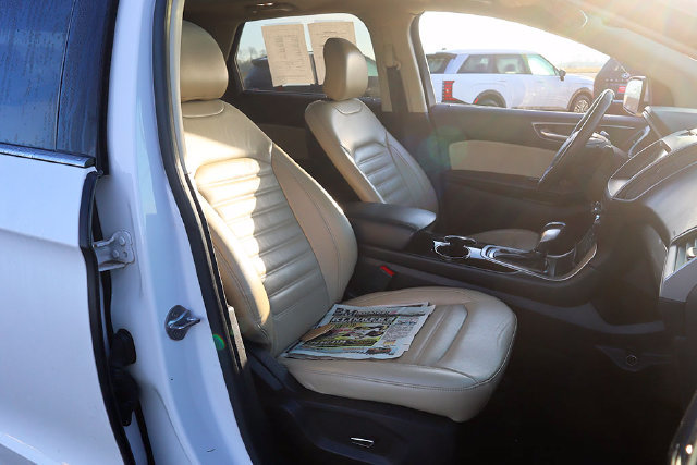 Used 2017 Ford Edge SEL w/ Equipment Group 201A AWD/4WD image 29