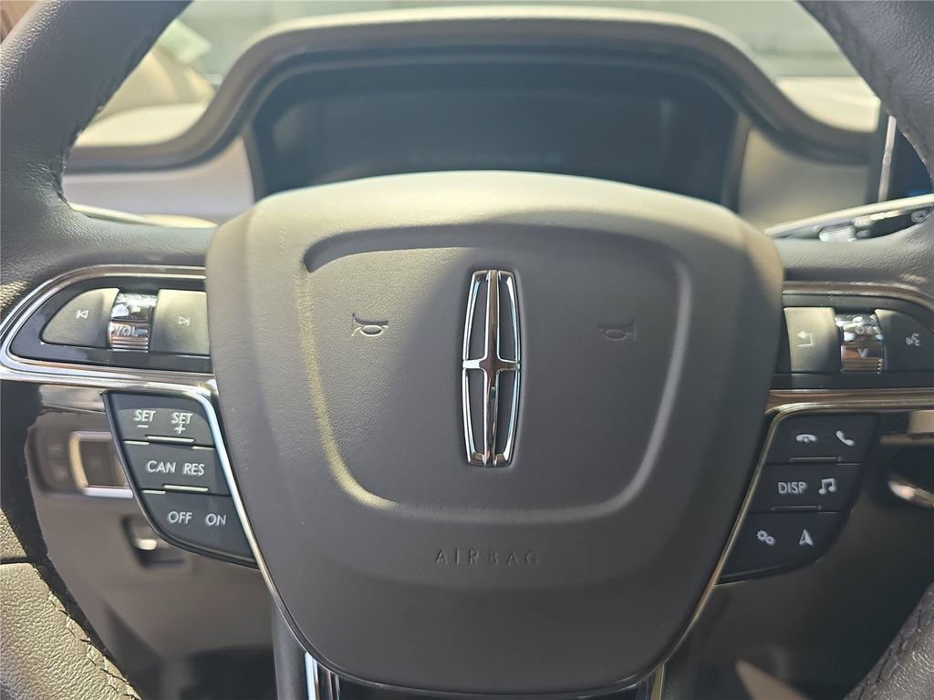 Used 2023 Lincoln Nautilus FWD w/ Premium Package image 22