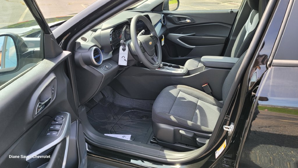 New 2026 Chevrolet Trax LS FWD image 18