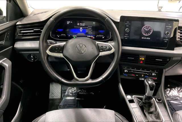 Used 2025 Volkswagen Jetta SE image 5