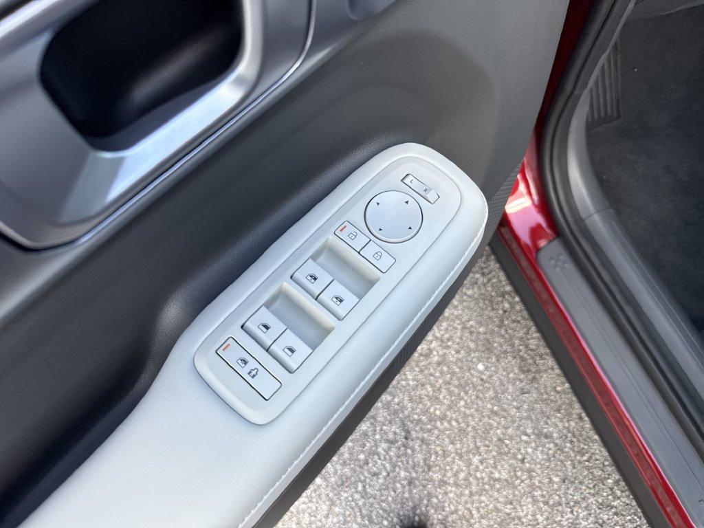 New 2027 Hyundai Santa Fe SEL FWD image 18