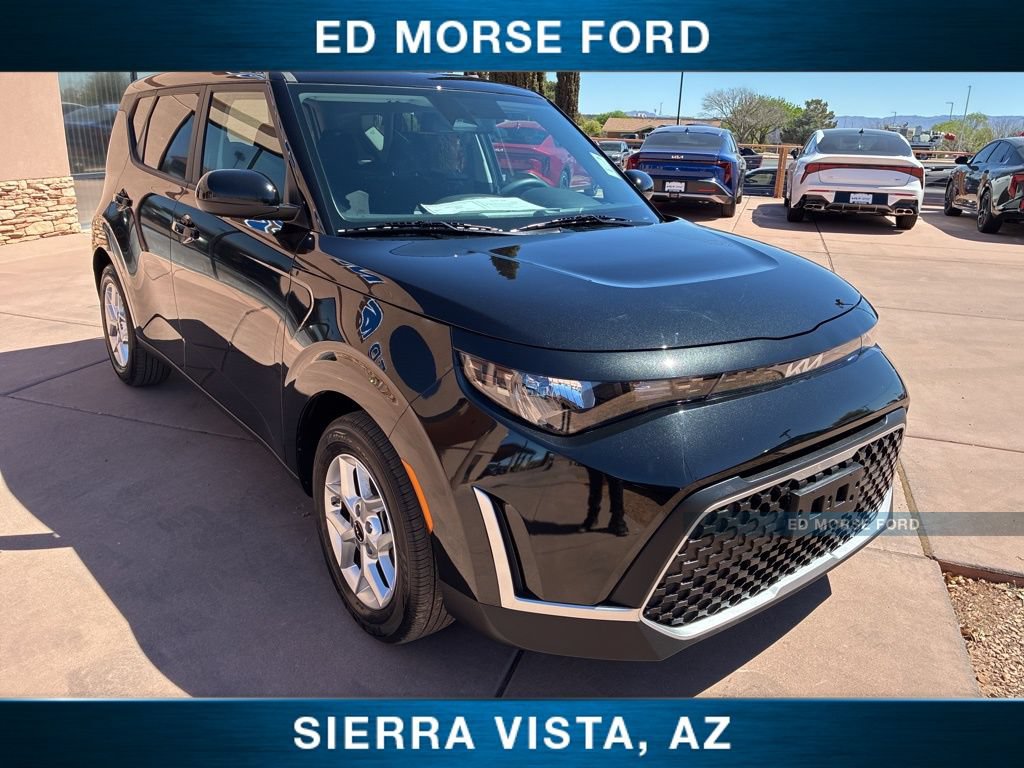 Certified 2025 Kia Soul LX FWD image 10