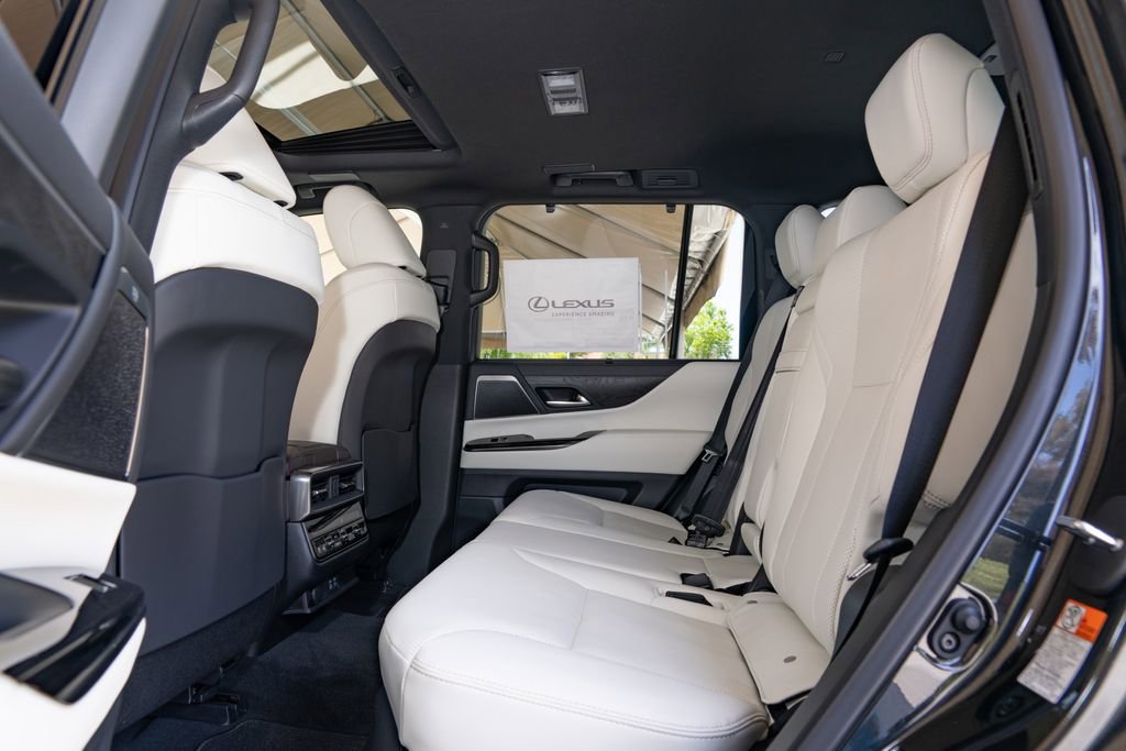 New 2026 Lexus LX 600 4WD w/ Luxury Package image 11