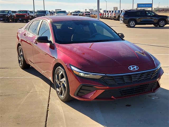 Used 2025 Hyundai Elantra Sport image 6