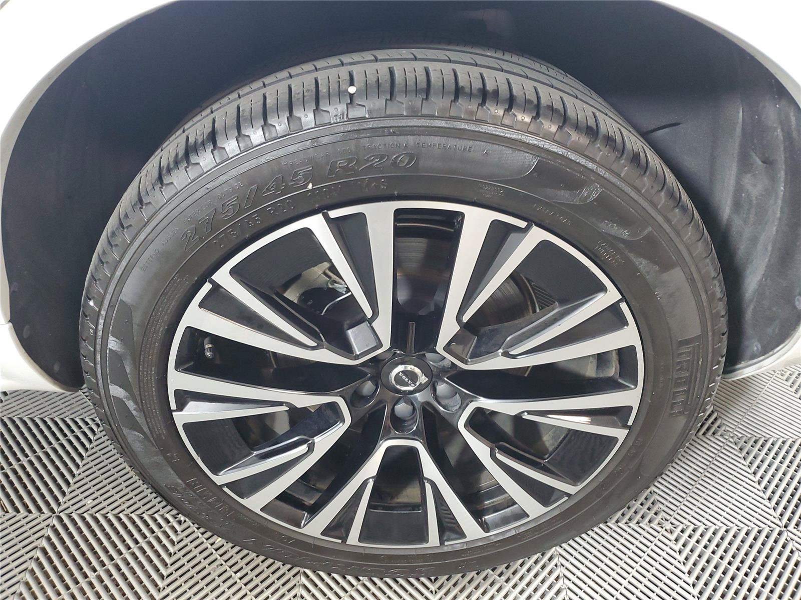Certified 2025 Volvo XC90 T8 Core AWD/4WD image 11