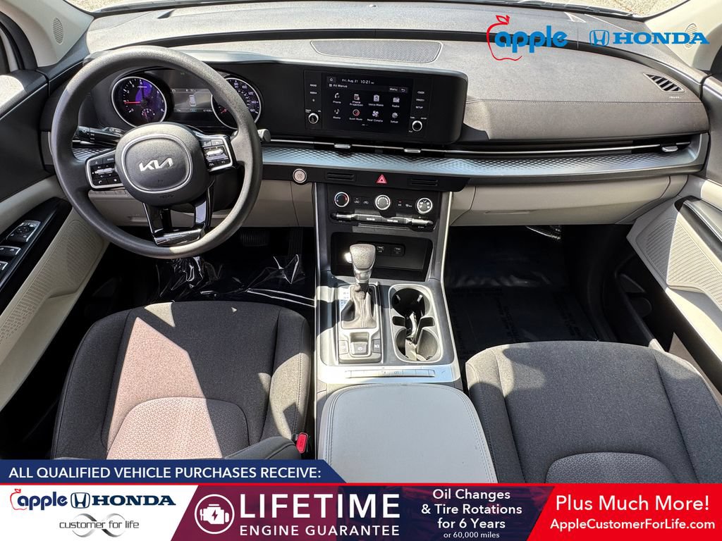 Used 2023 Kia Carnival LX FWD image 17