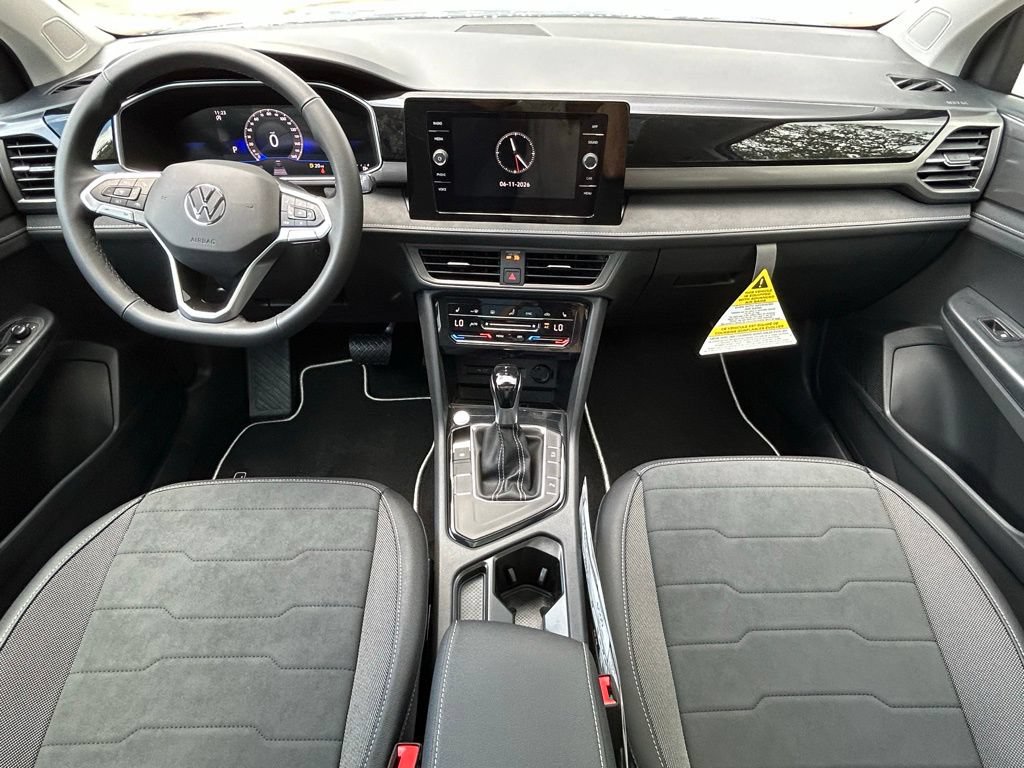 New 2026 Volkswagen Taos SE FWD image 10