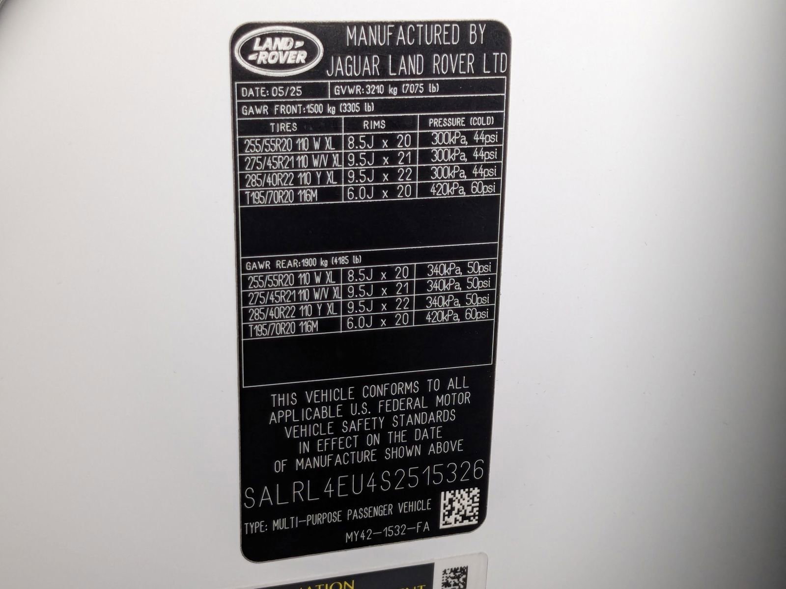 New 2025 Land Rover Discovery Dynamic SE image 19