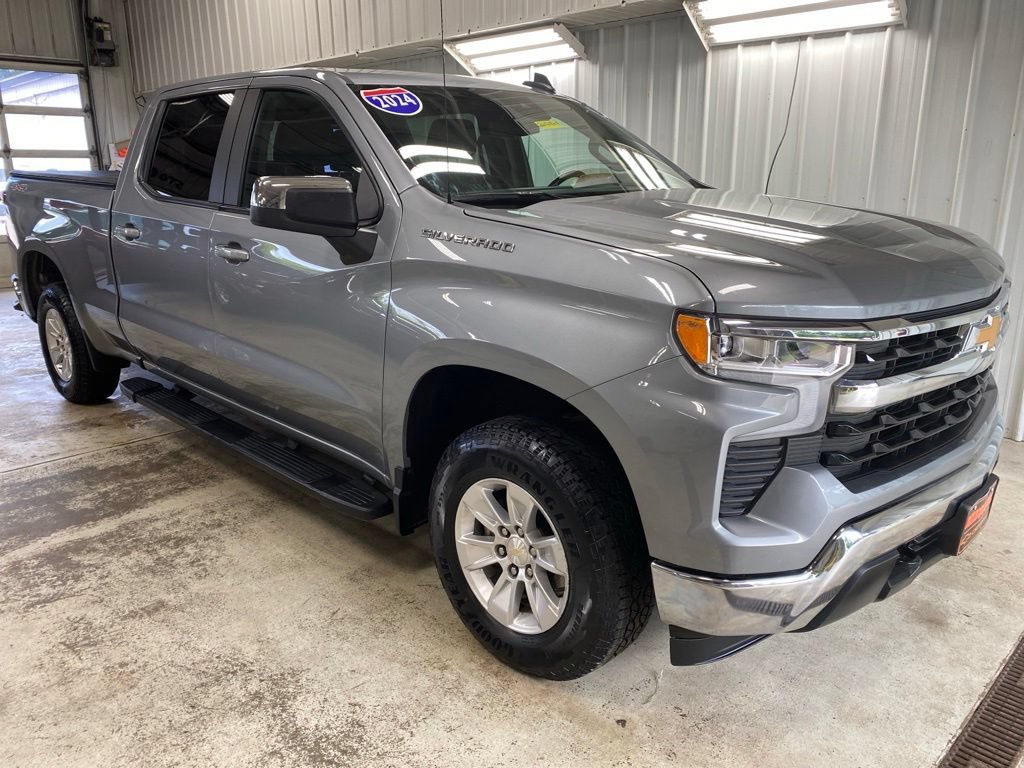 Used 2024 Chevrolet Silverado 1500 LT AWD/4WD image 5