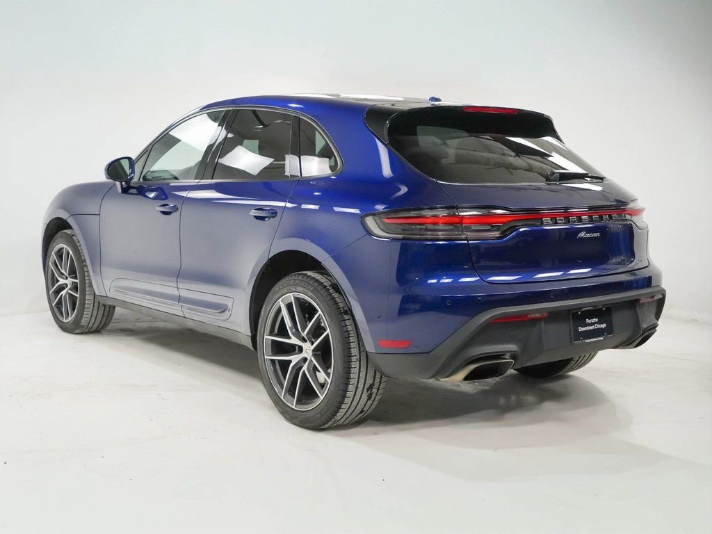 Certified 2022 Porsche Macan image 3