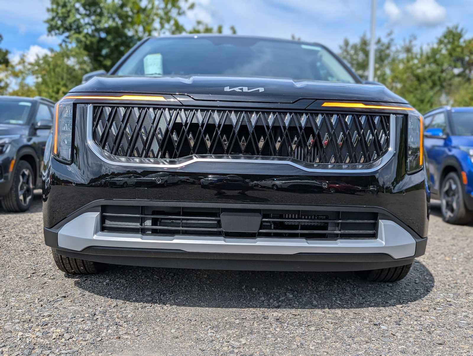 New 2026 Kia Carnival EX image 2