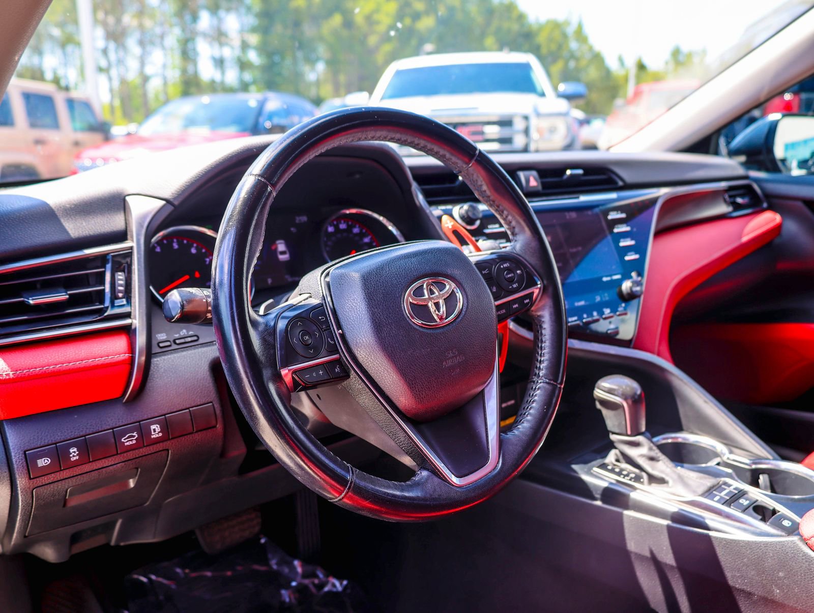 Used 2020 Toyota Camry XSE FWD image 13