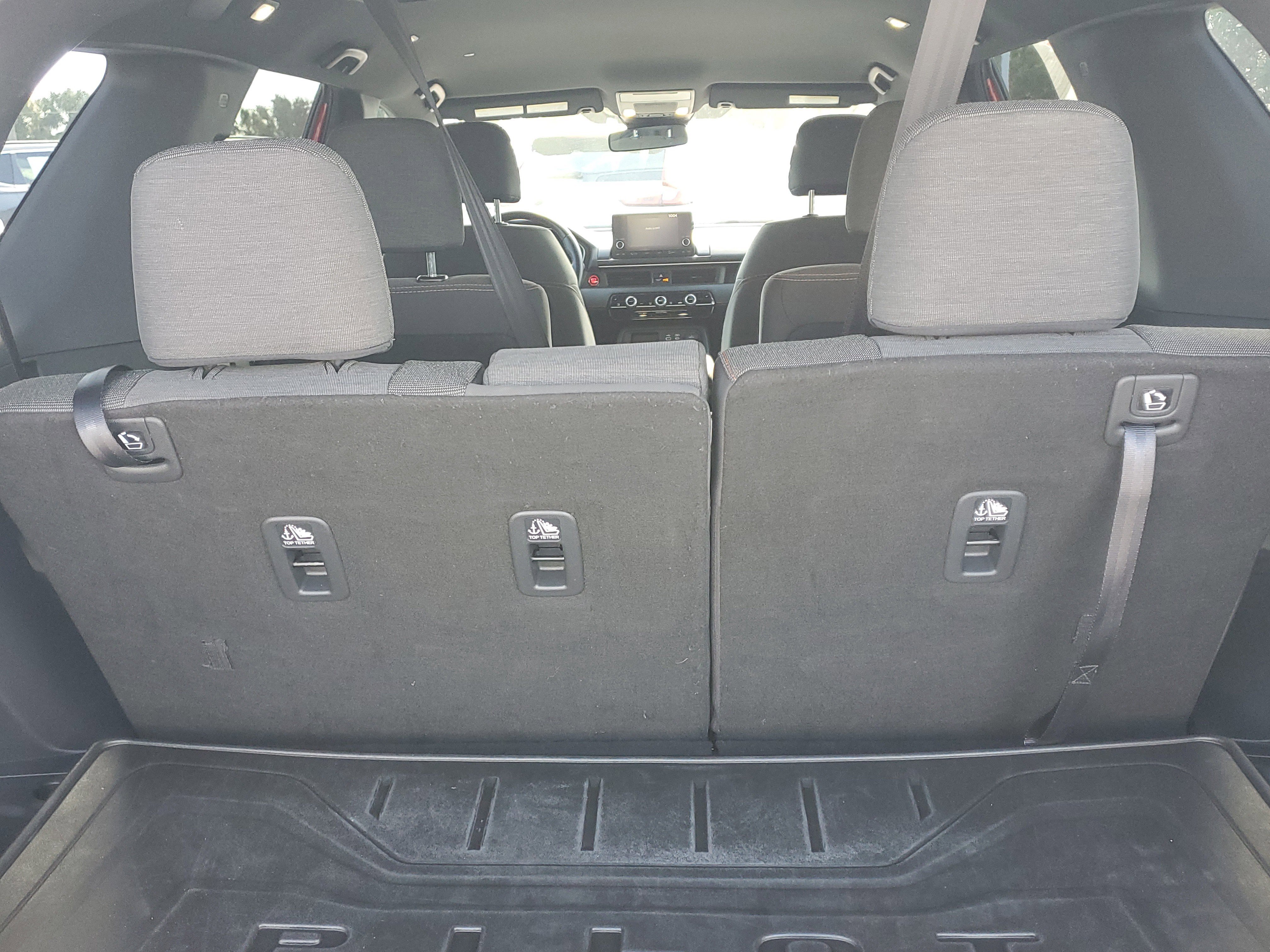 Used 2023 Honda Pilot Sport image 11