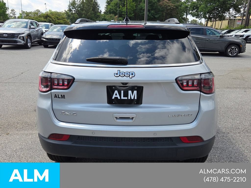 Used 2025 Jeep Compass Limited AWD/4WD image 13