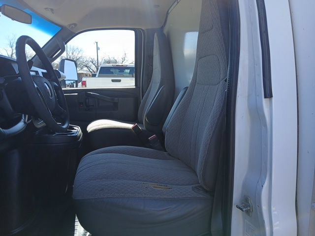 Used 2016 GMC Savana 3500 Extended RWD image 15