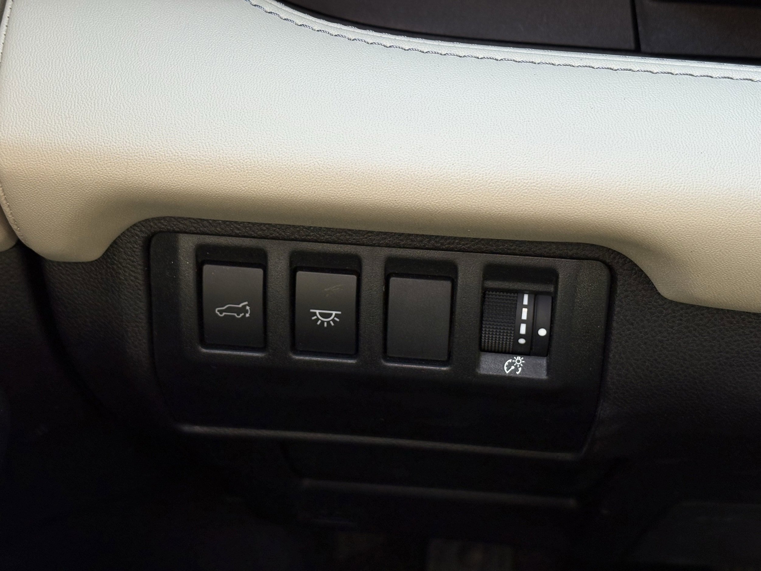 Certified 2024 Subaru Ascent Limited w/ Technology Package image 17