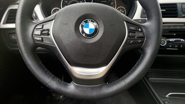 Used 2018 BMW 320i xDrive Sedan AWD/4WD image 57
