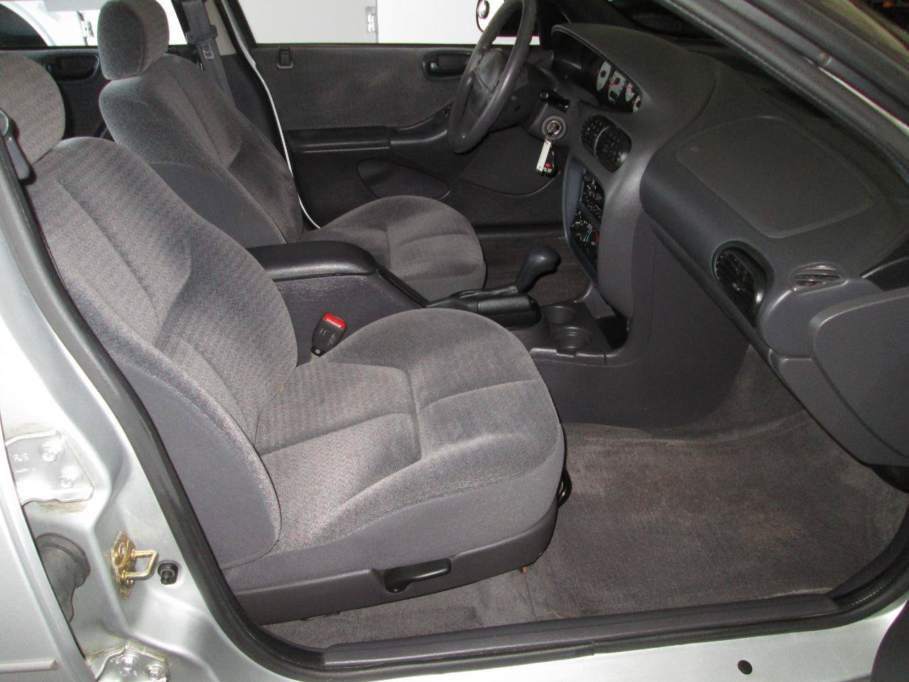 Used 2000 Dodge Stratus SE FWD image 4