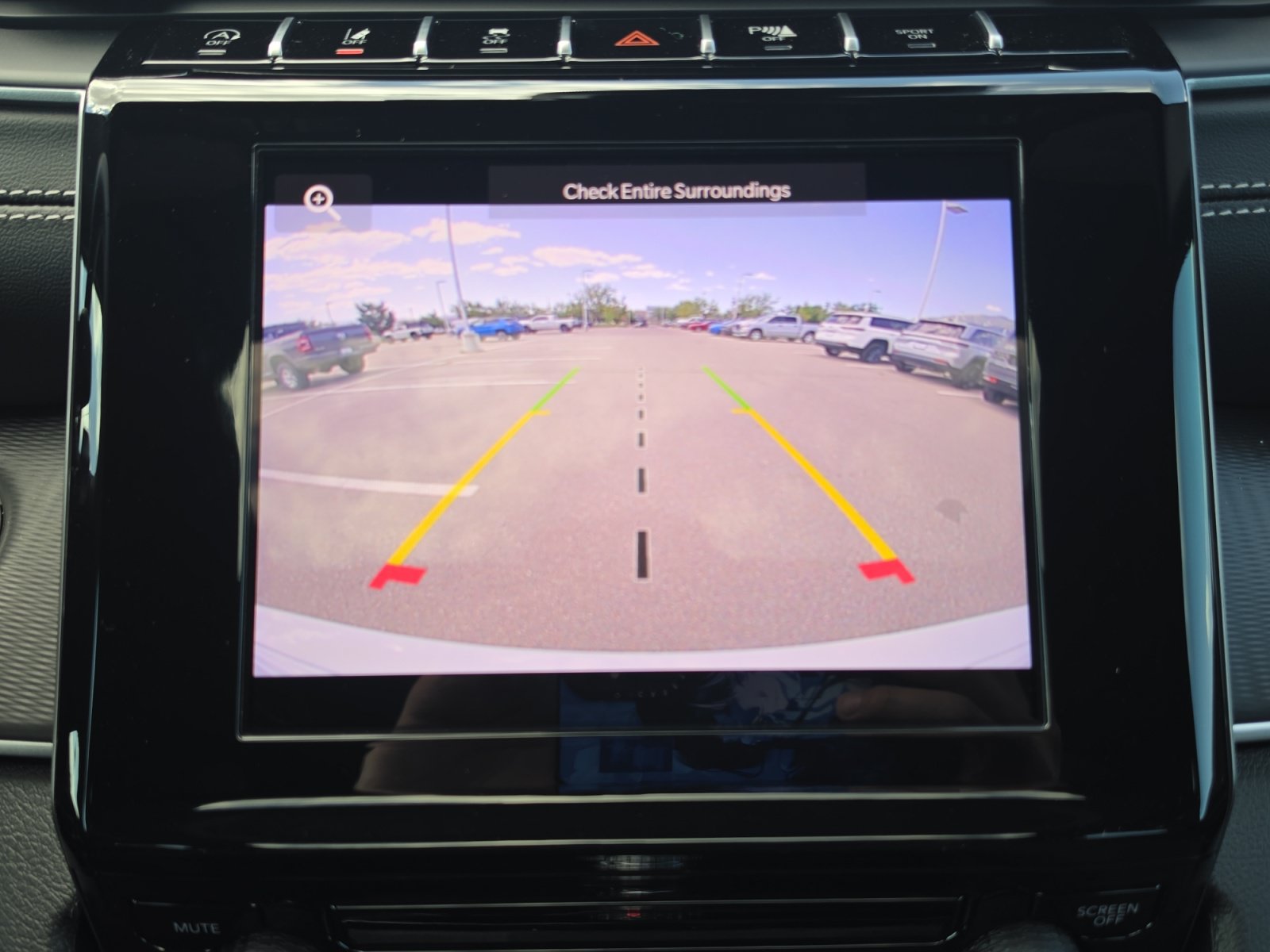 Used 2025 Jeep Grand Cherokee Laredo X w/ Trailer Tow Package AWD/4WD image 19