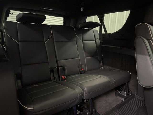 Used 2024 Cadillac Escalade ESV Premium Luxury w/ Performance Package AWD/4WD image 31