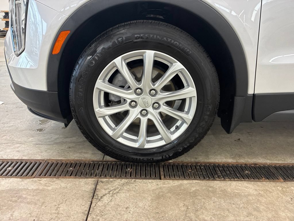 Used 2022 Cadillac XT4 Luxury w/ Cold Weather Package AWD/4WD image 27