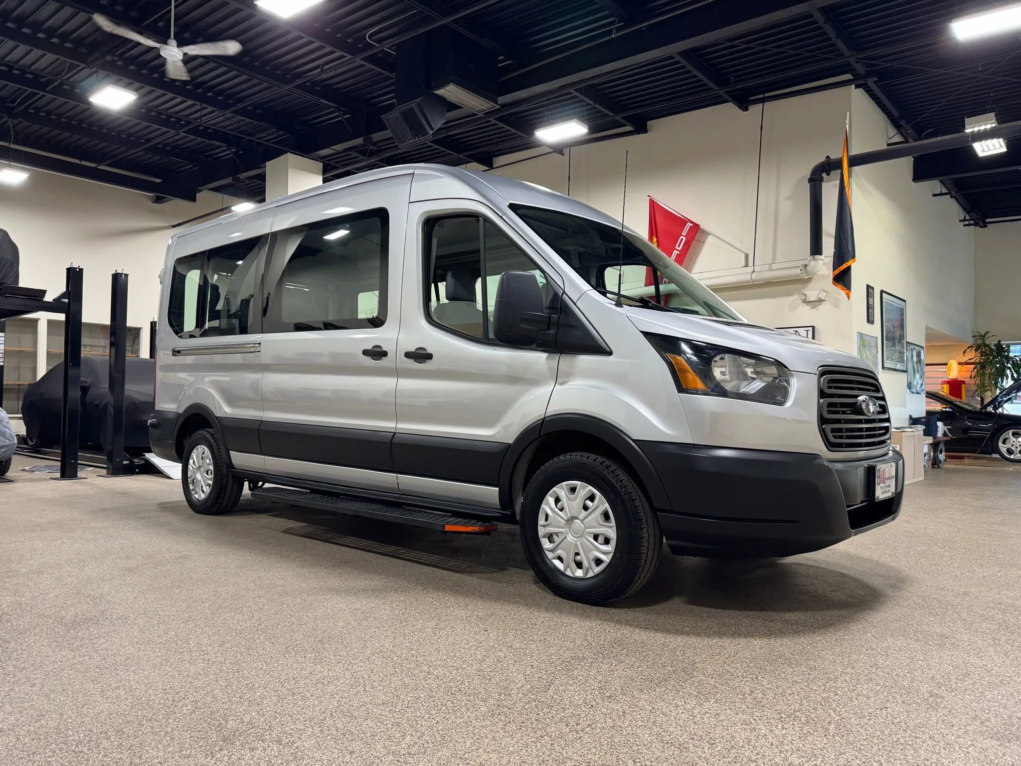 Used 2019 Ford Transit 250 148 Medium Roof image 4