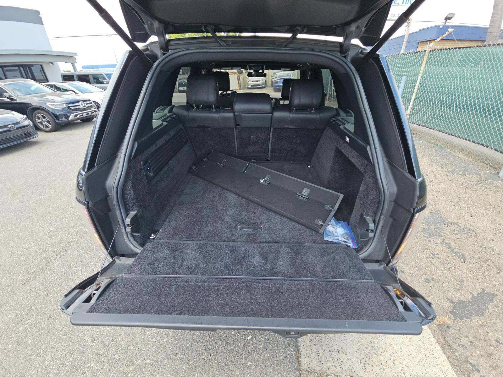 Used 2016 Land Rover Range Rover HSE AWD/4WD image 12