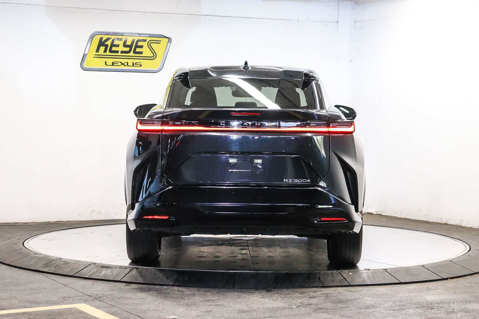 Used 2024 Lexus RZ 300e Premium FWD image 3