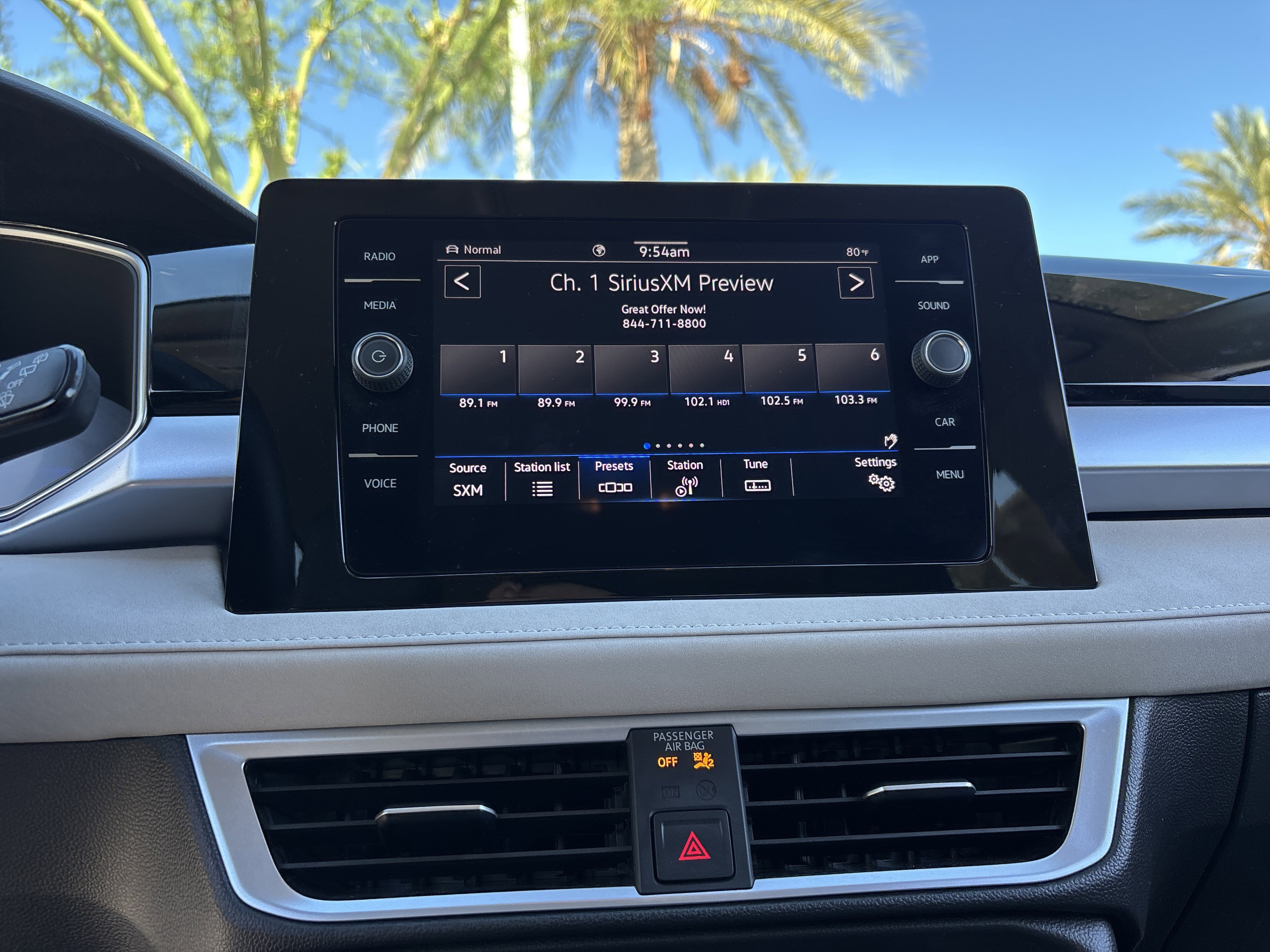 Used 2025 Volkswagen Taos SE image 21