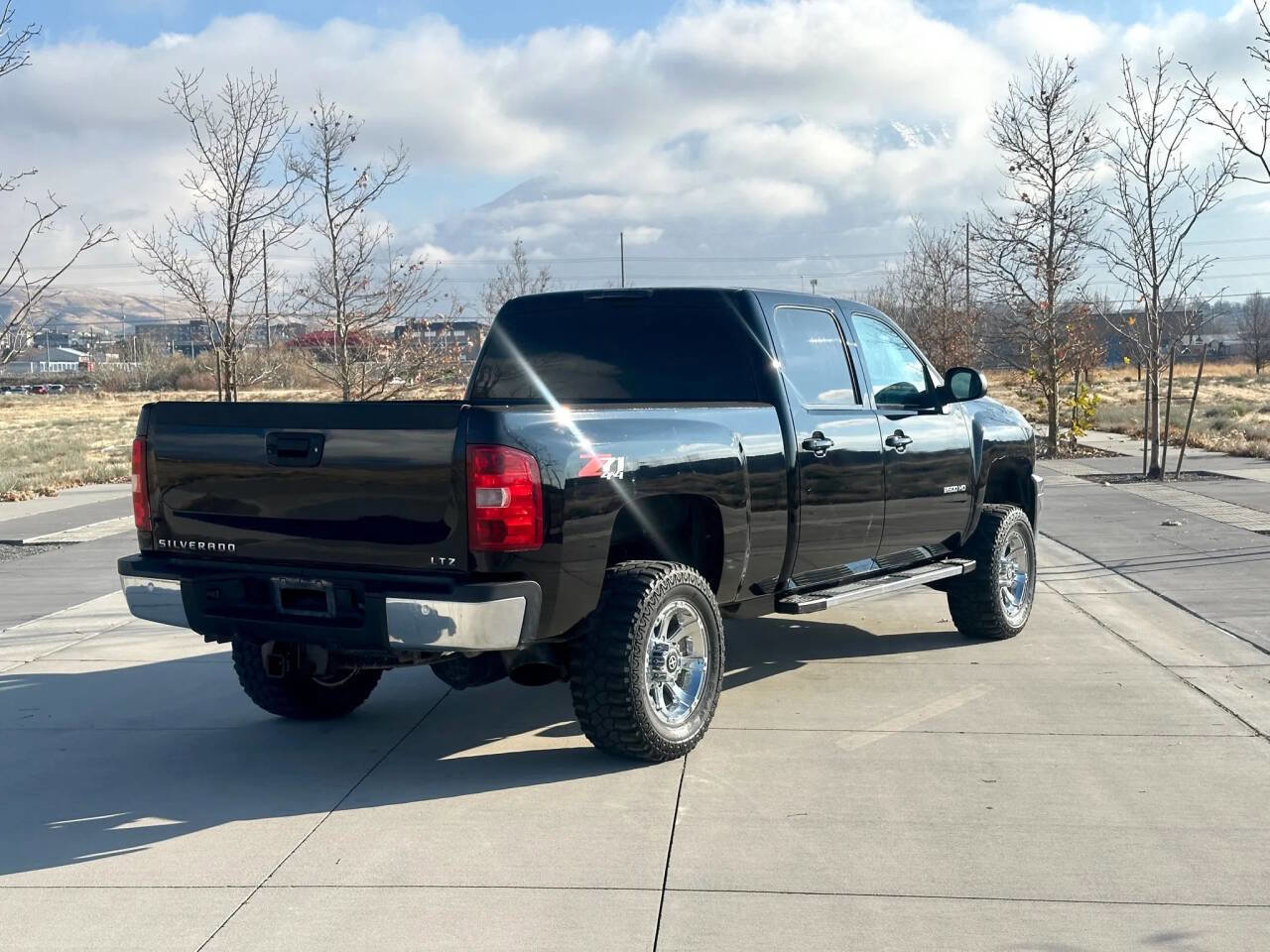 Used 2012 Chevrolet Silverado 2500 LTZ w/ LTZ Plus Package image 5