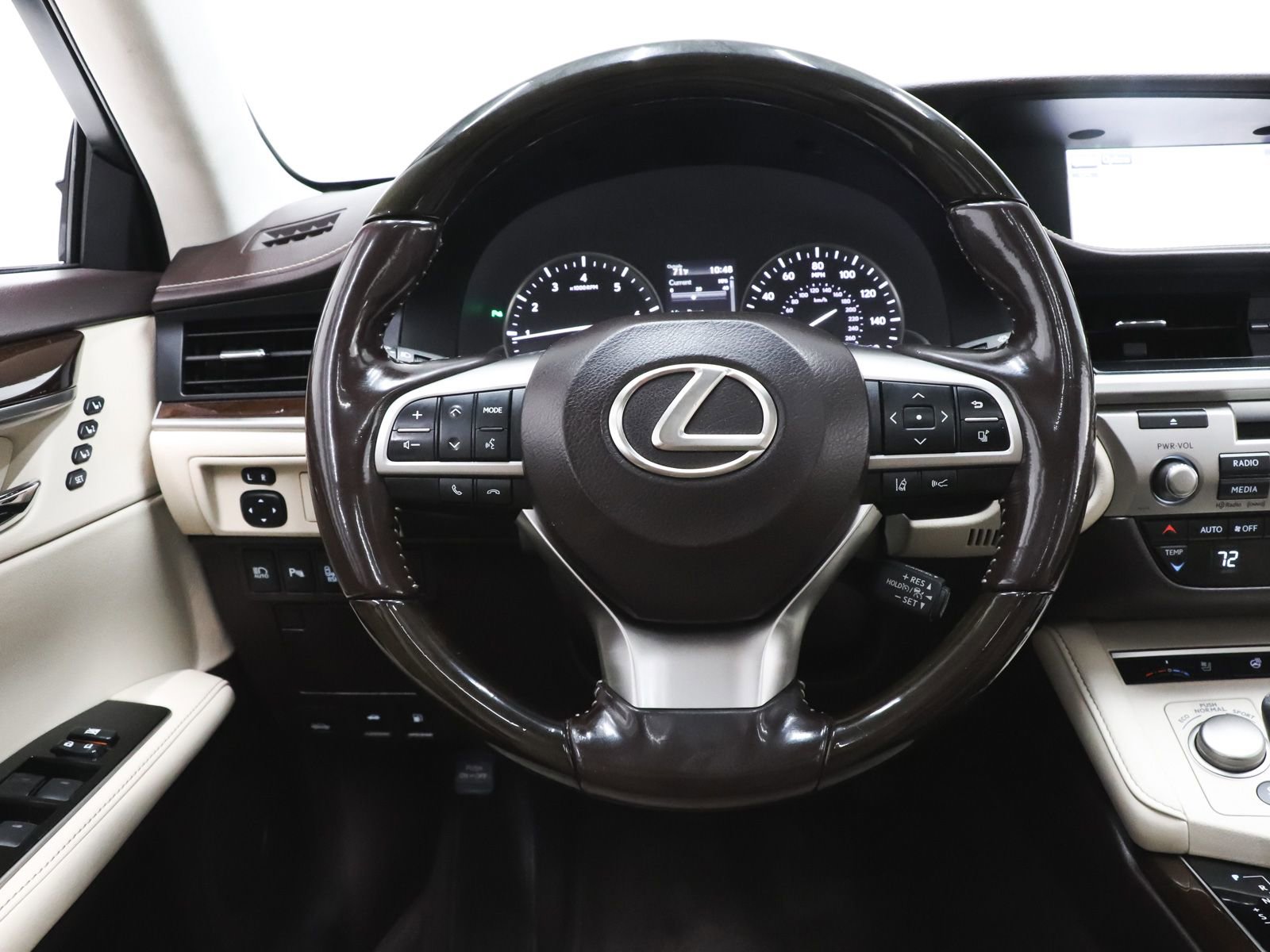 Used 2016 Lexus ES 350 w/ Luxury Package w/Wood Trim image 30