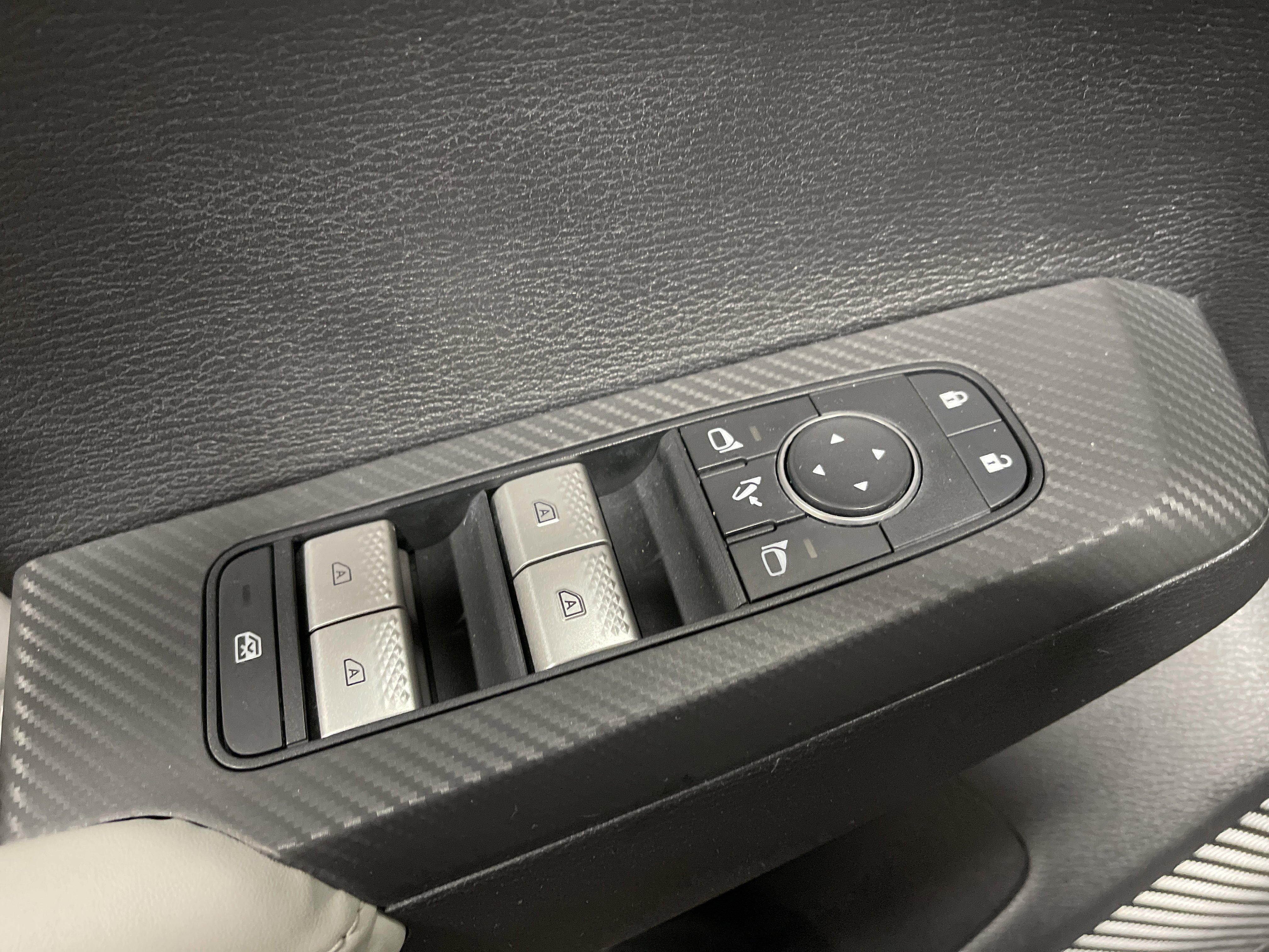 Used 2023 Mitsubishi Outlander SEL image 8