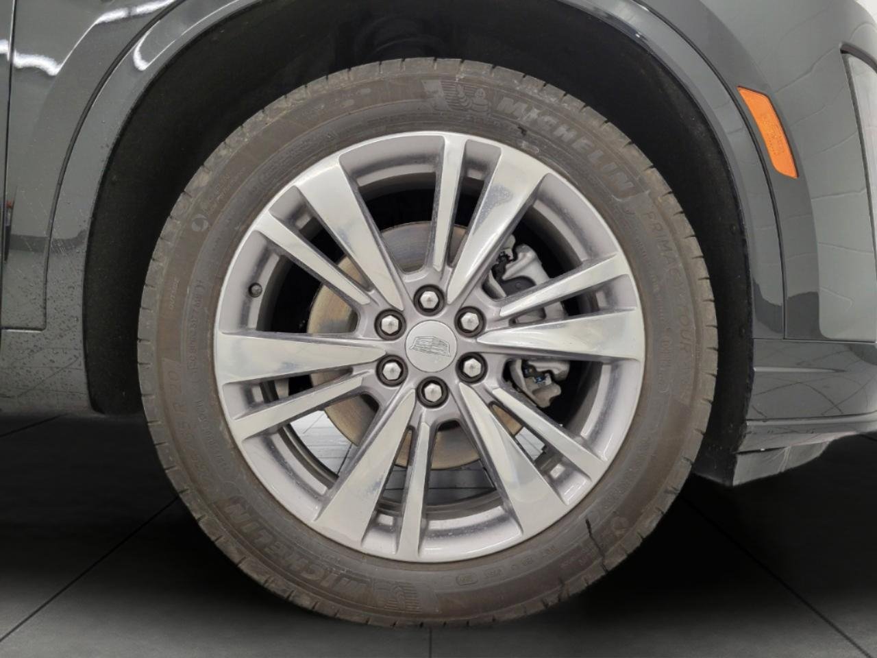 Used 2025 Cadillac XT6 Premium Luxury image 4