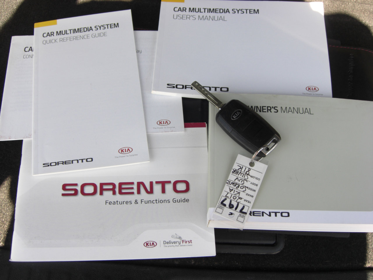 Used 2017 Kia Sorento LX w/ LX Convenience Package image 10