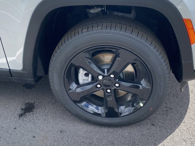 New 2025 Jeep Grand Cherokee L Limited w/ Luxury Tech Group II image 11