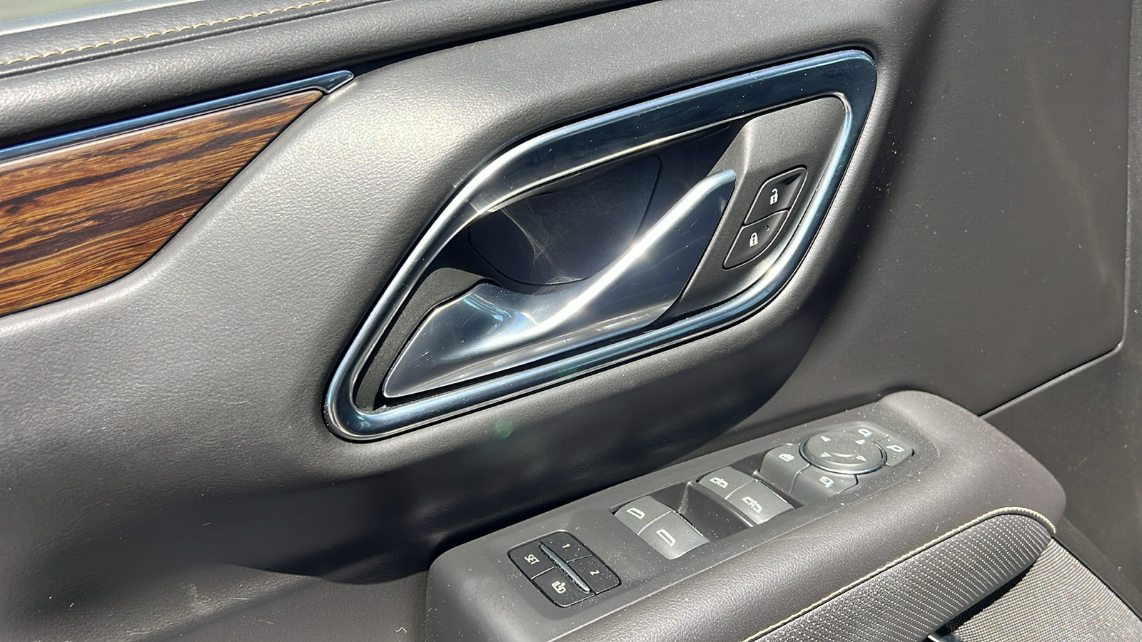 Certified 2023 Chevrolet Suburban Premier AWD/4WD image 21